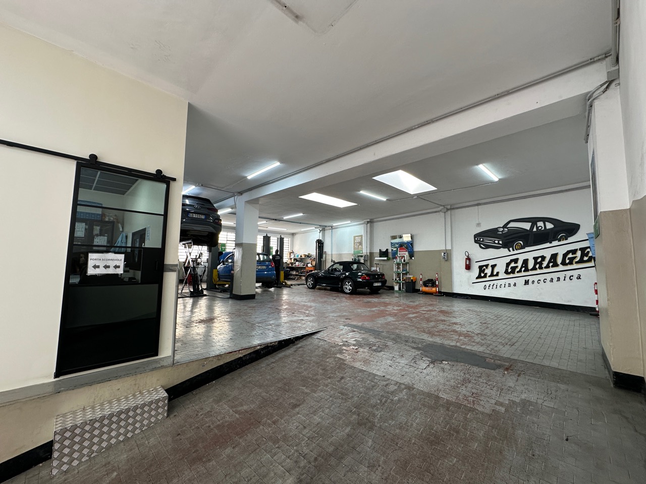 Gli ambienti e i ponti dell’officina EL GARAGE a Torino